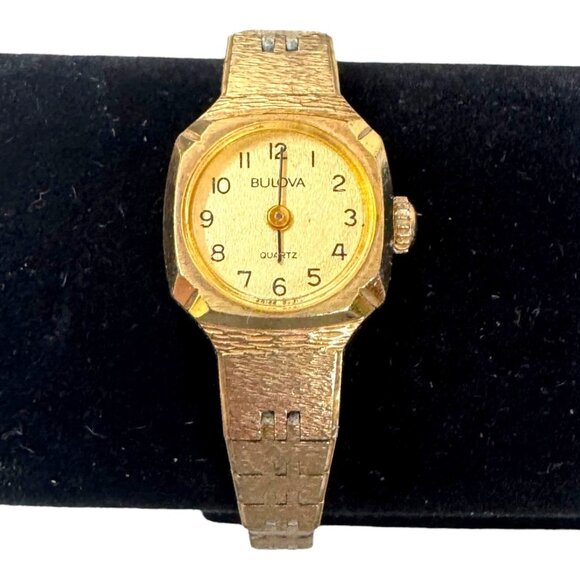 Vintage Bulova Watch Women 16mm Gold Tone Dial 1983 NEEDS New Battery 6.5" - Picture 1 of 7